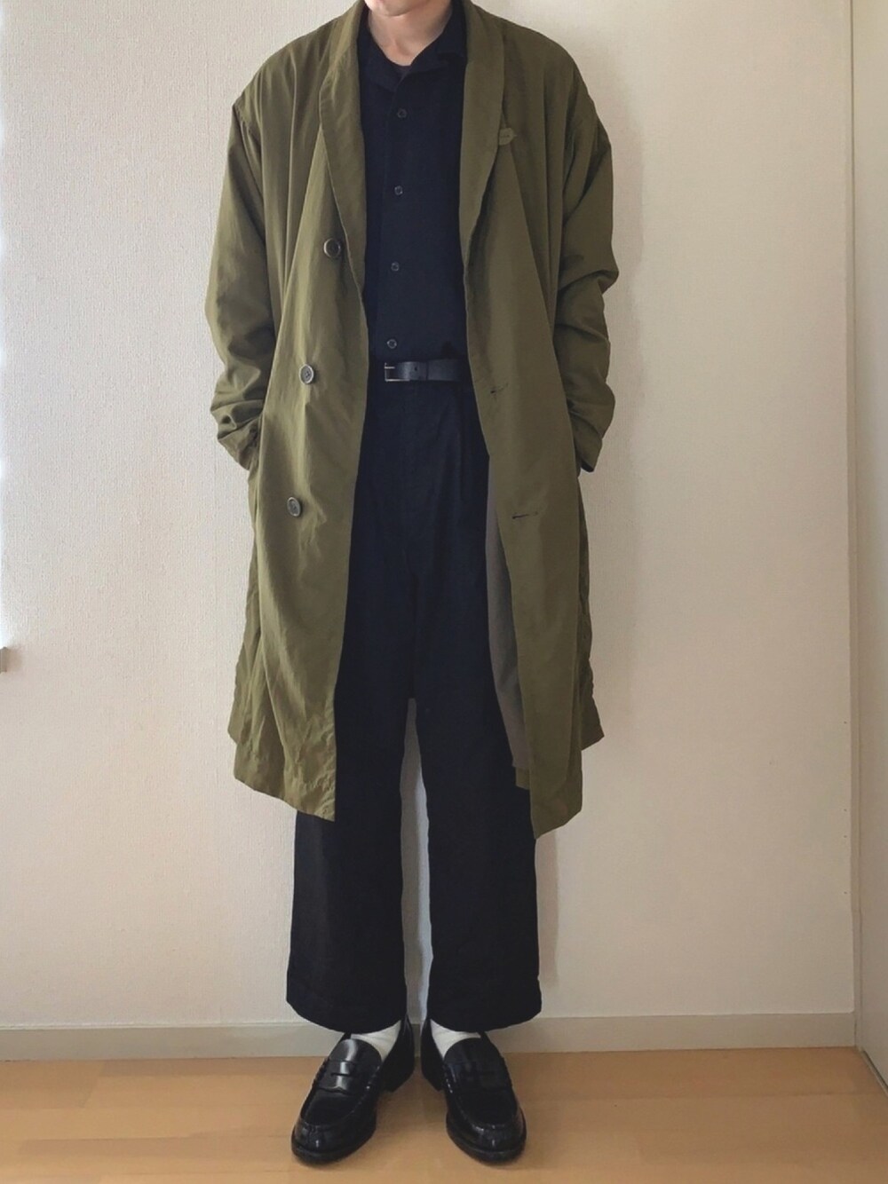 「おうちファッション、コロナに負けない、春アウター、ローファー、ワイドパンツ」｜「HARUTAのHARUTA(ハルタ)ローファー 4505（ローファー、ブラック系）」を使った、peikunさん（メンズ・169cm）の春コーディネートの1枚目の写真