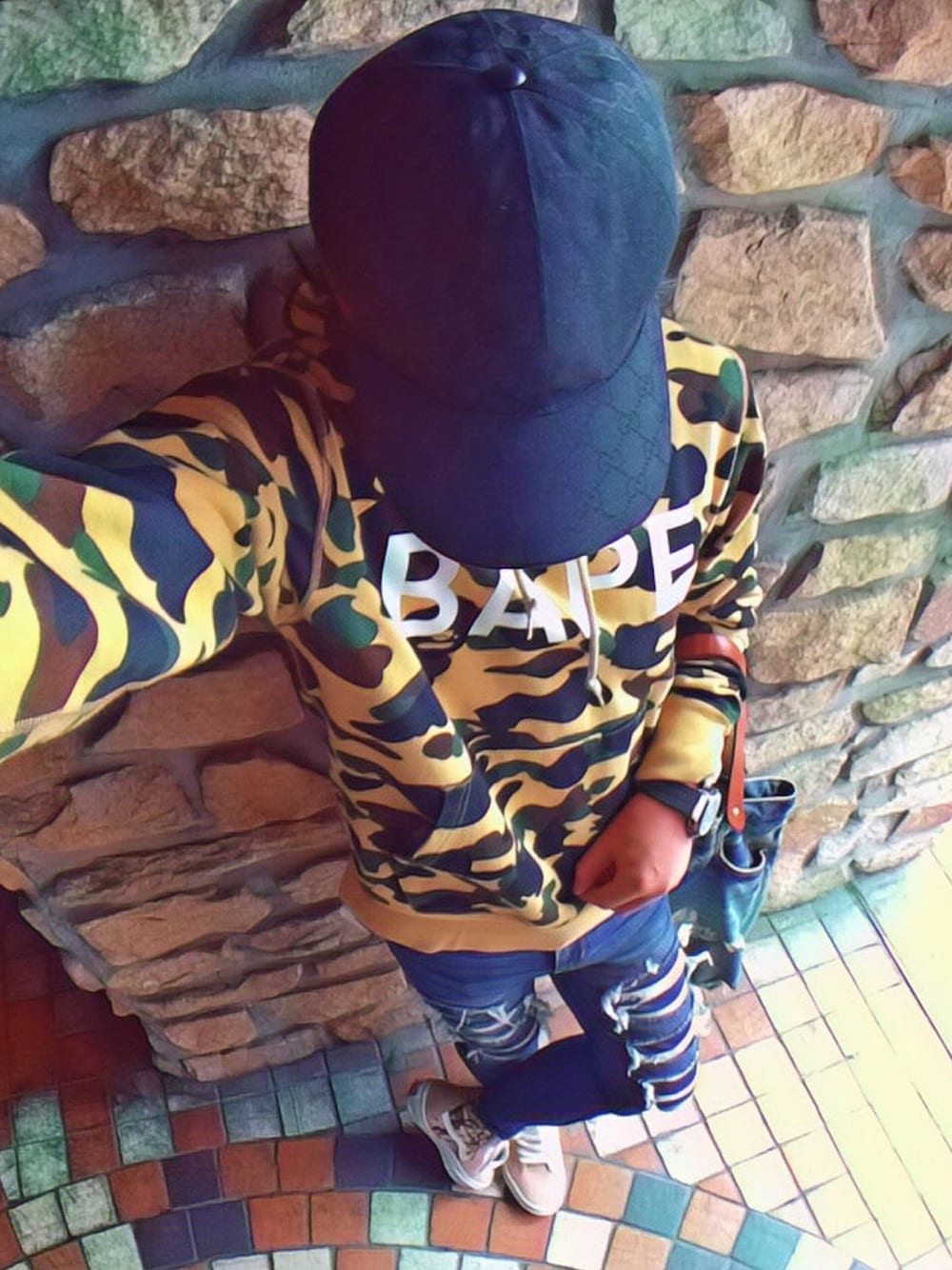 「今日のコーデ、お洒落さんとつながりたい、おしゃれさんと繋がりたい、エイプ、Bape、GUCCI、キャップ、アベイシングエイプ、グッチ、VANS」｜「GUCCIのアイテム（キャップ、ブラック系）」を使った、怠惰ですけれども®︎さん（メンズ・170cm）の秋コーディネートの1枚目の写真