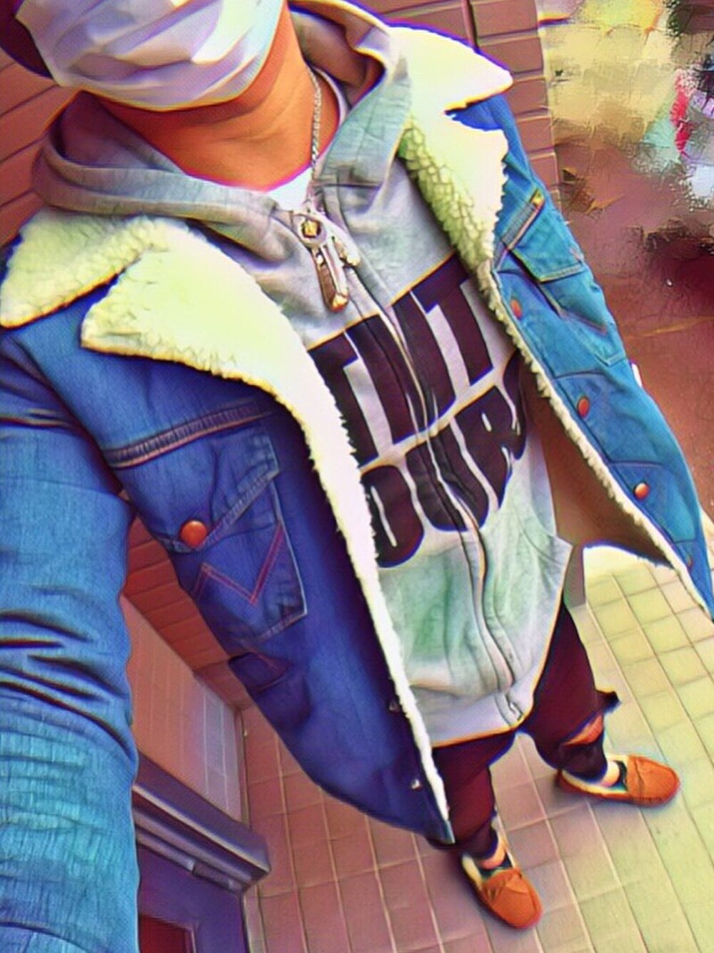 「TMT、UGG、UGGモカシン、アグ、ムートン、ボアランチ、お洒落さんとつながりたい、おしゃれさんと繋がりたい、今日のコーデ、Wrangler」｜「Wranglerのアイテム（ムートンコート、ブルー系）」を使った、怠惰ですけれども®︎さん（メンズ・170cm）の秋コーディネートの1枚目の写真