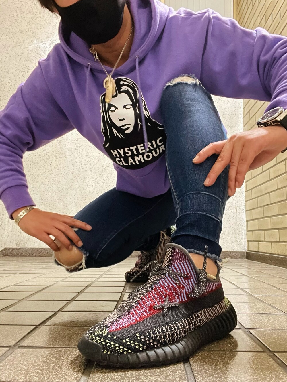 「x-girl、xgirl、hystericglamour、エックスガール、ヒステリックグラマー、yeezyboost350V2、今日のコーデ、お洒落さんとつながりたい、秋コーデ、ストリート」｜「ARIZONA FREEDOMのアイテム（ネックレス、シルバー系）」を使った、怠惰ですけれども®︎さん（メンズ・170cm）の秋コーディネートの1枚目の写真