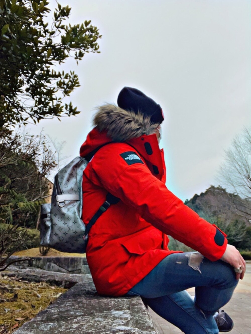 「今日のコーデ、お洒落さんとつながりたい、ノースフェイス、アンタークティカパーカー、THE NORTH FACE、CANADA GOOSE、antarcticaparka、おしゃれさんと繋がりたい、LouisVuitton、ルイヴィトン」｜「CANADA GOOSEのアイテム（ニットキャップ/ビーニー、ブラック系）」を使った、怠惰ですけれども®︎さん（メンズ・170cm）の冬コーディネートの1枚目の写真