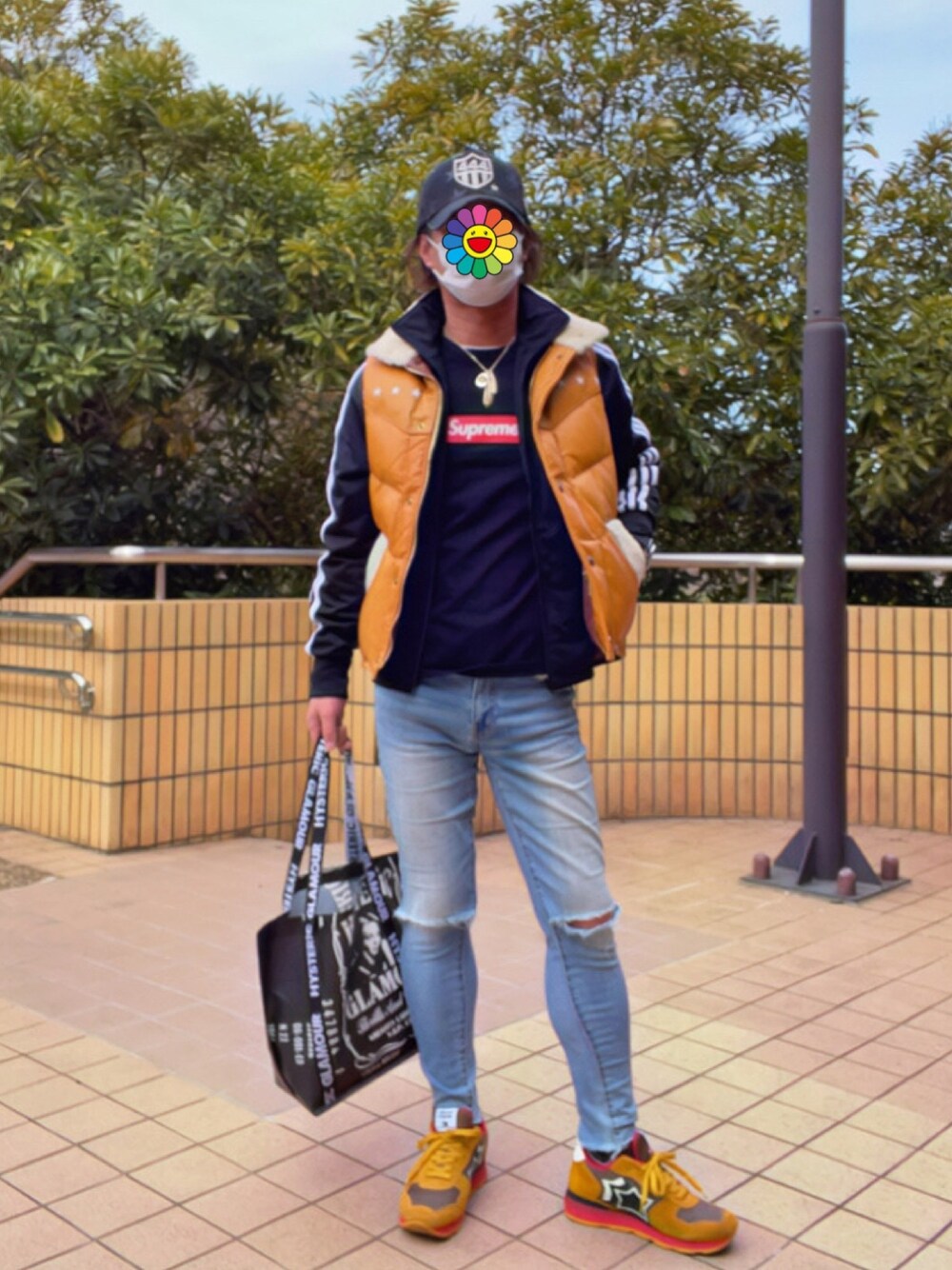 「adidas originals、シュプリーム、シュプリーム ボックスロゴ、supreme、Atlantic STARS、アトランティックスターズ、アディダスオリジナルス、スニーカー好きと繋がりたい、今日のコーデ、kicks」｜「YOSHINORI KOTAKE DESIGNのアイテム（キャップ、ブラック系）」を使った、怠惰ですけれども®︎さん（メンズ・170cm）の冬コーディネートの1枚目の写真