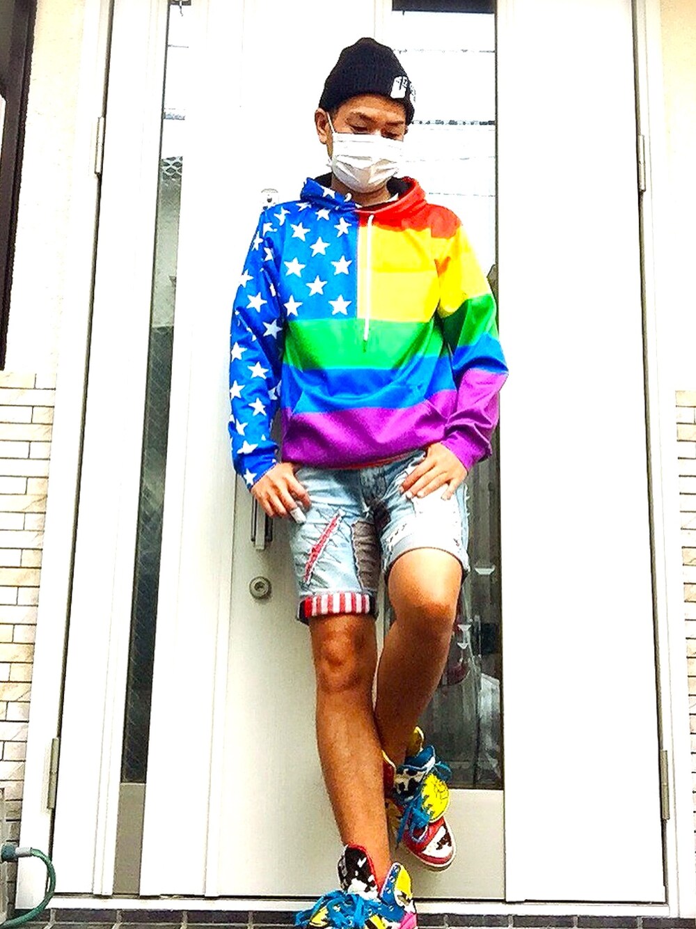 「パーカー、レインボー、デニムはリメイク」｜「Rainbowな気分でした🌈のアイテム（その他、その他）」を使った、カフェ俺♂☕️G組🌈さん（メンズ・170cm）の冬コーディネートの1枚目の写真
