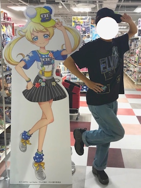 「ELVIRA（エルヴィラ）のアイテム（Tシャツ/カットソー、ブラック系）」を使った、moqさん（メンズ・177cm）の秋コーディネート