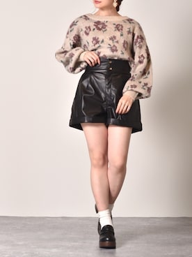 「ems excite（エムズエキサイト）のフェイクレザーショートパンツ（その他パンツ、ブラック系）」を使った、Miyuさん（レディース・149cm）の秋コーディネート