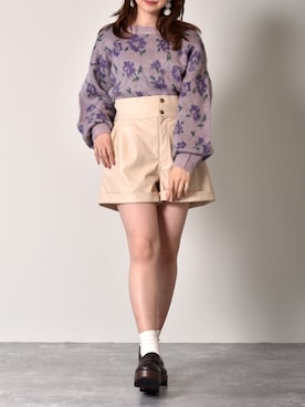 「ems excite（エムズエキサイト）のフェイクレザーショートパンツ（その他パンツ、ホワイト系）」を使った、Miyuさん（レディース・149cm）の秋コーディネート