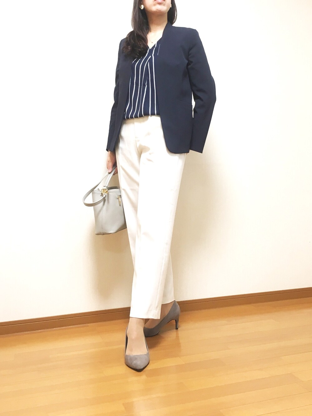 「キャリアＯＬ、プチプラ、オトナ女子、オフィスコーデ、chanel、titivate、PLST、SESTO、fashionletter」｜「titivateのアイテム（その他パンツ、ホワイト系）」を使った、あきさん（レディース・167cm）の秋コーディネートの1枚目の写真