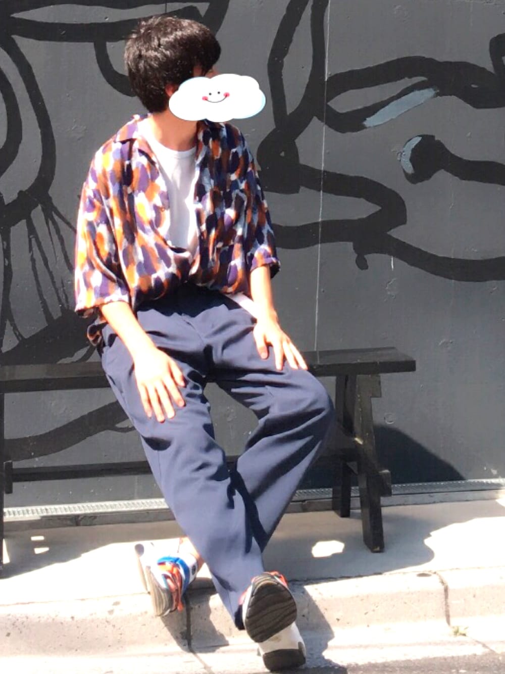 「タックイン、はやり、ガラシャツ、ガチャベルト、サンダル、可愛い、UNITED TOKYO、FRAPBOIS、HARE、Junred」｜「HAREのアートガラカイキンシャツ(HARE)（シャツ/ブラウス、ブルー系）」を使った、Ryosukeさん（メンズ・183cm）の夏コーディネートの1枚目の写真