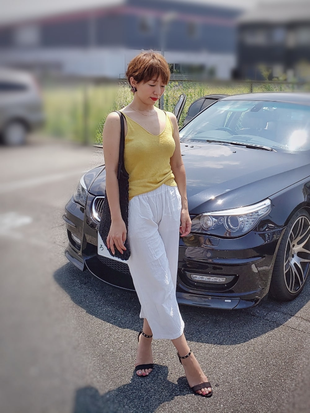 「大人コーデ、ワイドパンツ、ガウチョパンツ、キャミソール、ニットキャミソール、ネットバッグ、summer、ヒールサンダル、ショートヘア、今日のコーデ」｜「300円均一のアイテム（ピアス（両耳用）、ブラック系）」を使った、インスタ→bz178koshu47さん（レディース・159cm）の夏コーディネートの1枚目の写真