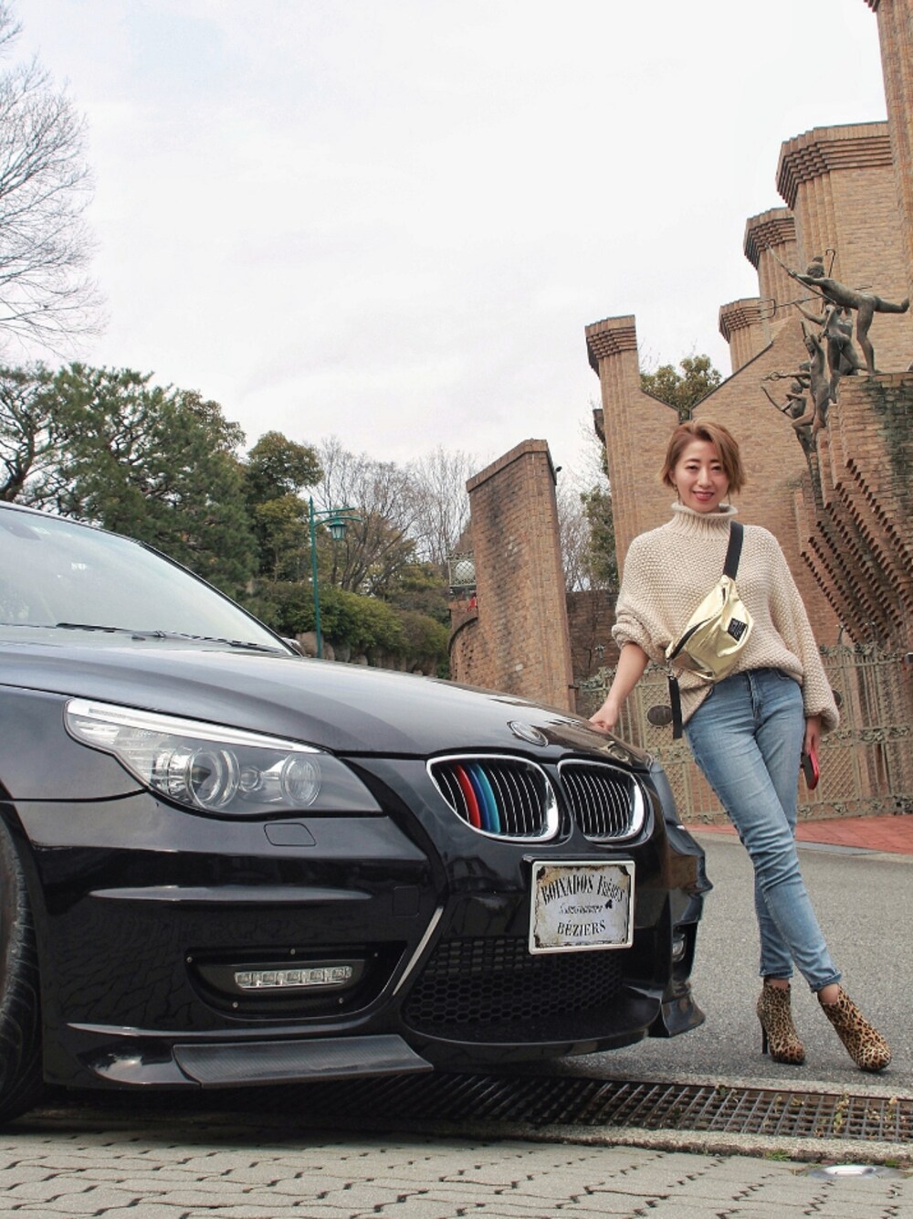 「ゆるニット、スキニーデニム、ウエストポーチ、今日のコーデ、ひょう柄、レオパード、H&M、ブーティ、ヒール、ootd」｜「H&Mのアイテム（ニット/セーター、ベージュ系）」を使った、インスタ→bz178koshu47さん（レディース・159cm）の春コーディネートの1枚目の写真