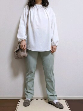 「アイテム（パンプス、グレー系）」を使った、MＩNAさん（レディース・150cm）の冬コーディネート