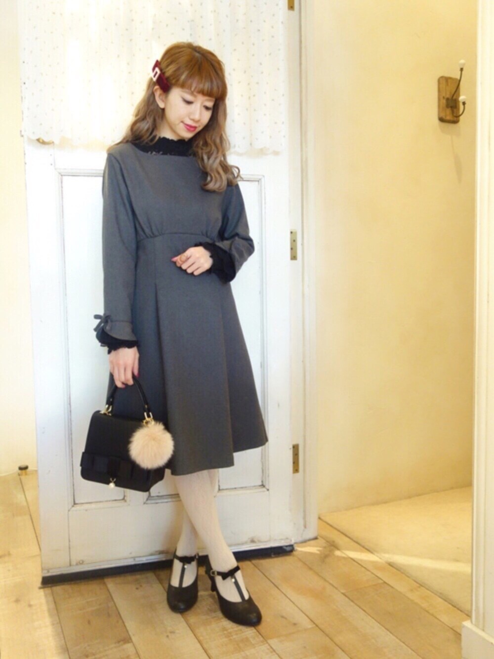 「パーティースタイル、シンプルコーデ、クリスマス、デート、ootd、fint、Fintの冬コーデ、an another angelus、フィントクリスマス、ブラック」｜「an another angelusのドットチュール使いフレアー袖ワンピース/an another angelus（ワンピース、その他）」を使った、F i.n.tさん（レディース・150cm）の冬コーディネートの1枚目の写真