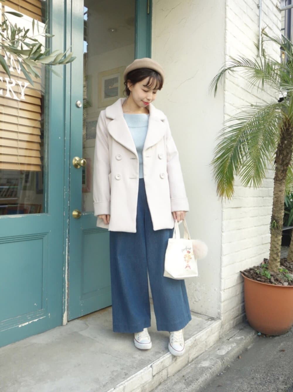 「パンツスタイル、シンプルコーデ、プチプラコーデ、カジュアルコーデ、outfit、an another angelus、fint、Fintの冬コーデ、カジュアル、デニム」｜「F i.n.tのビッグカラーダブル釦コート/F i.n.t（ピーコート、その他）」を使った、F i.n.tさん（レディース・157cm）の冬コーディネートの1枚目の写真
