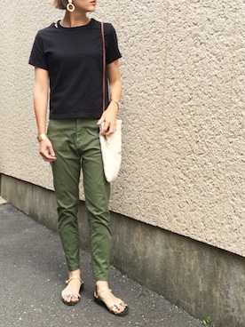 「スリット」｜「アイテム（チノパンツ）」を使った、あかいろさん（レディース・163cm）の夏コーディネート