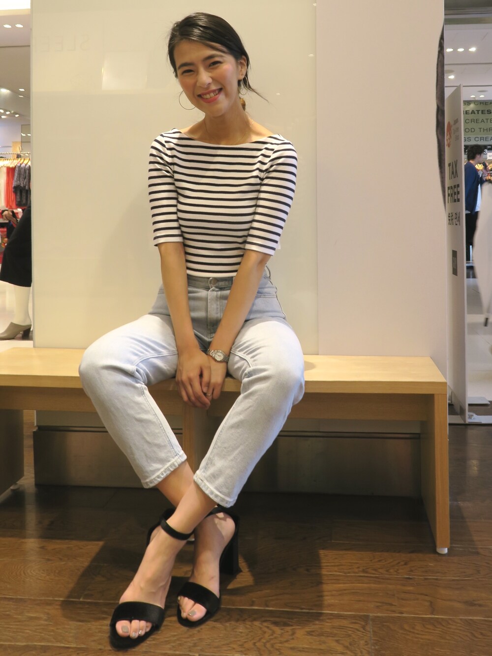 「デニム、ボーダー、シンプル、Tシャツ、GAP、大人カジュアル、デニムパンツ、ootd、ラクチンコーデ」｜「GAPのGap モダン バレエバックTシャツ（Tシャツ/カットソー、ホワイト系）」を使った、Akikoさん（レディース・167cm）の夏コーディネートの1枚目の写真