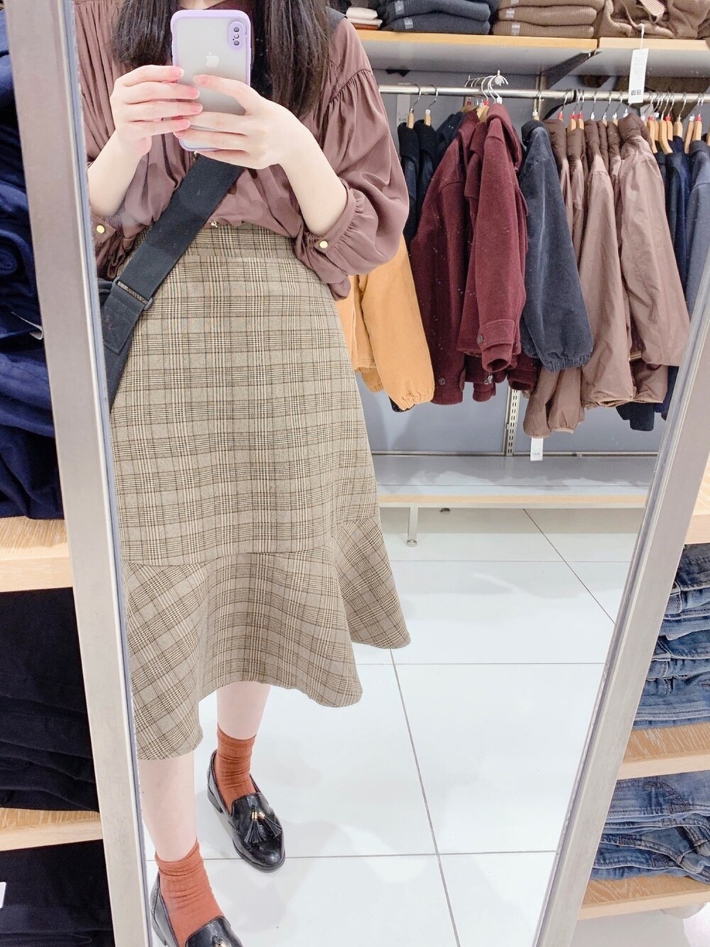 「秋のマイ旬スタイル、natural couture、古着、古着コーデ、マーメイドスカート、チェックスカート、秋コーデ、秋服準備はじめました、ブラウンコーデ」｜「ORiental TRafficのタッセルパンプス★1107（パンプス、ブラック系）」を使った、pinoさん（レディース・156cm）の秋コーディネートの1枚目の写真
