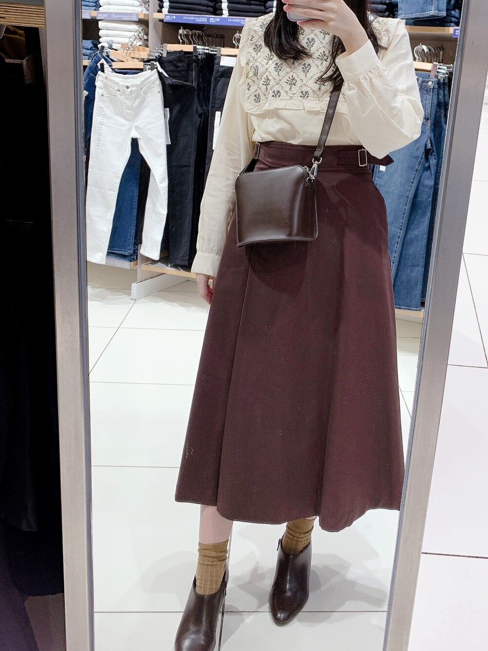 「秋のマイ旬スタイル、メガネ女子、ehka sopo、AG by aquagirl、ブラウンコーデ、プチプラコーデ、秋コーデ、秋服、エヘカソポ、ブーティ」｜「AG by aquagirlの【洗える/Lサイズあり/美人百花5月号掲載】グルカフレアスカート（スカート、ブラウン系）」を使った、pinoさん（レディース・156cm）の秋コーディネートの1枚目の写真