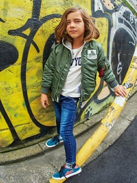 「ストリートカジュアル」｜「アイテム（ミリタリージャケット）」を使った、X-girl STAGES・XLARGE KIDSさん（キッズ・121cm）の秋コーディネート
