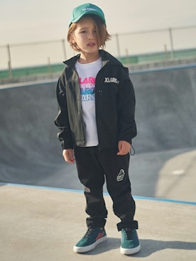 「アスレジャー」｜X-girl STAGES・XLARGE KIDSさん（キッズ・105cm）の冬コーディネート