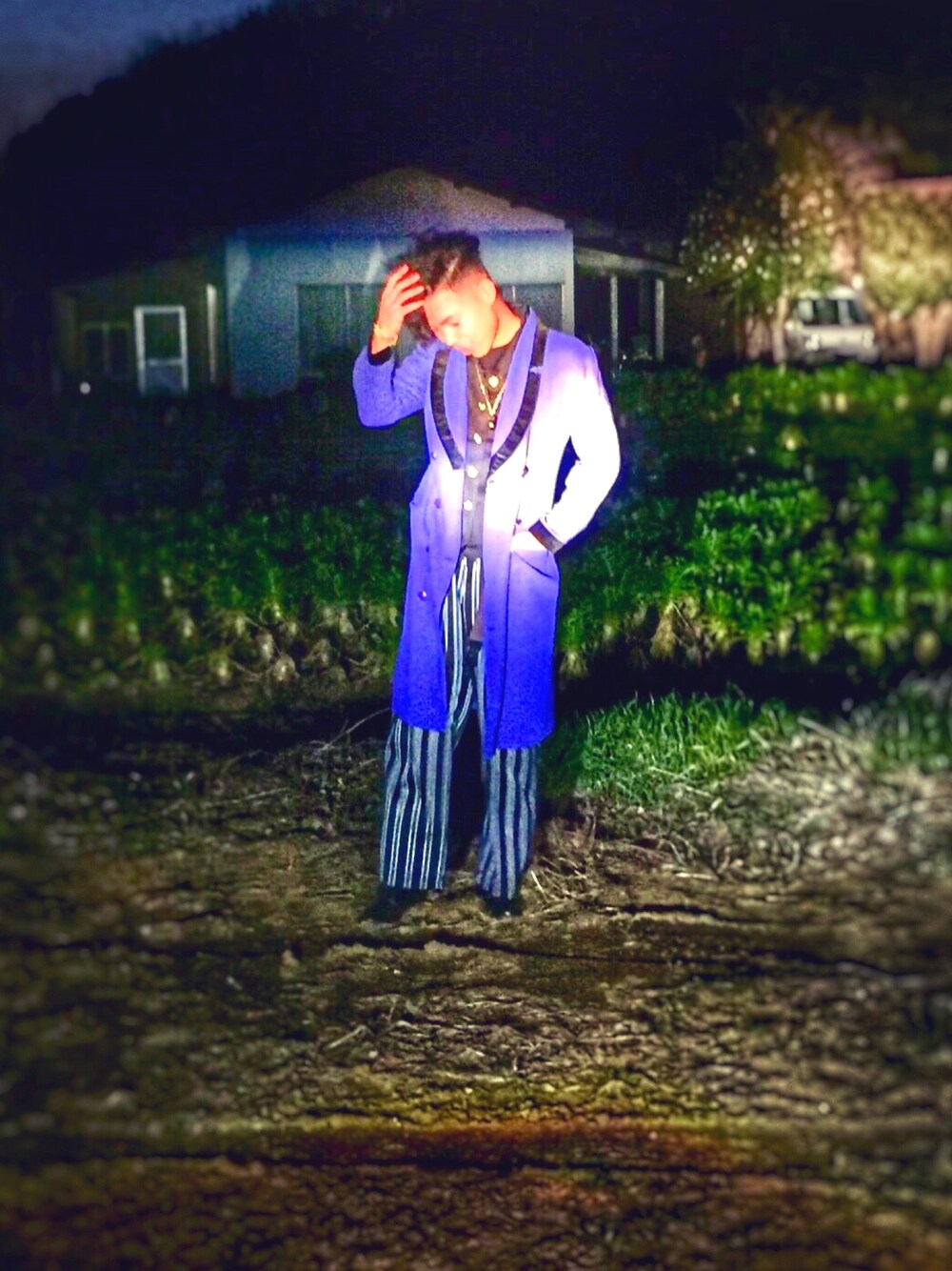 「はるコーデ、オトナカジュアル、モード、渋谷、原宿、blue、burberry、GIVENCHY、ootd、SHAREEF」｜「古着のアイテム（テーラードジャケット、ブルー系）」を使った、まさしさん（メンズ・182cm）の春コーディネートの1枚目の写真