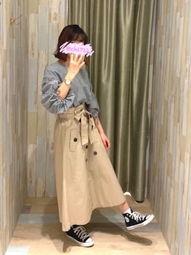 「トレンチスカート」｜「アイテム（アクセサリー）」を使った、Naa.さん（レディース・162cm）の春コーディネート