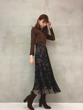 「アイテム（トップス、ブラウン系）」を使った、akaneさん（レディース・171cm）の秋コーディネート