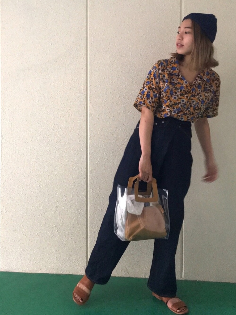 TODAYFULのアイテムを使った「花柄シャツ」の人気ファッション