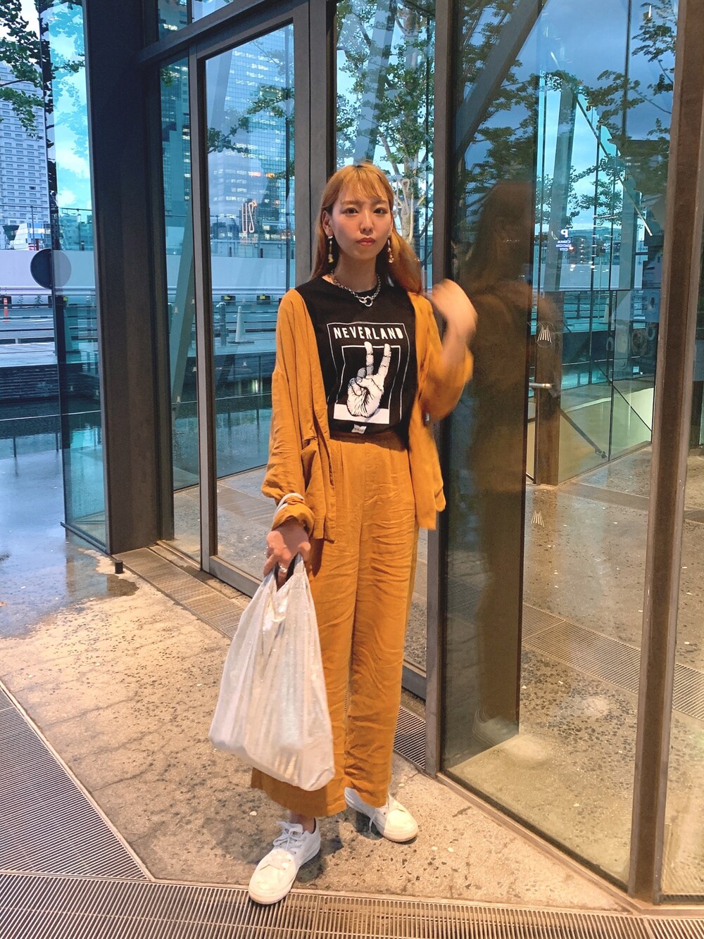 「これが私をアゲる服、カジュアル、ラクチンコーデ、休日スタイル、シンプル、オトナ女子、着回しコーデ、雨の日コーデ、セットアップ、Tシャツ」｜「LAKOLEのノーカラーオーバーサイズジャケット / LAKOLE（ノーカラージャケット、イエロー系）」を使った、やましたりなさん（レディース・162cm）の春コーディネートの1枚目の写真