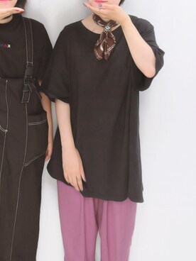 「GU（ジーユー）のアイテム（Tシャツ/カットソー、ブラック系）」を使った、こむさん（レディース・150cm）の春コーディネート
