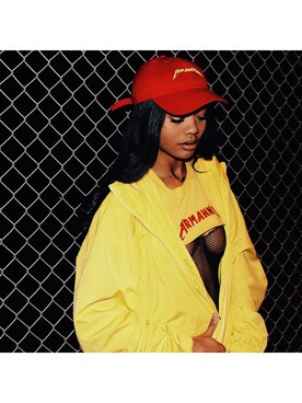 「yellow」｜「アイテム（キャップ）」を使った、BriBehavior さん（レディース・173cm）の冬コーディネート