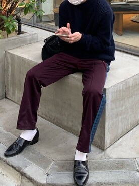 スリッポンを使った ネイビーニット のメンズ人気ファッションコーディネート Wear