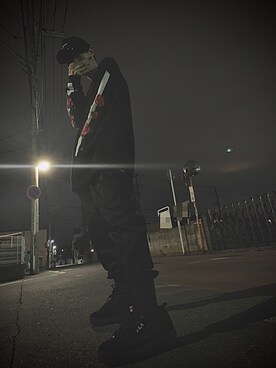 「SILVER BULLET（シルバーバレット）のアイテム（トップス）」を使った、駅前のお巡りさんさん（メンズ・165cm）の冬コーディネート