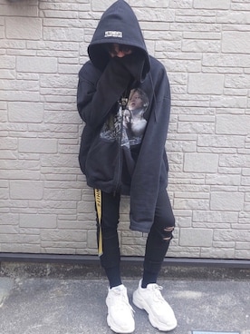 「off white（オフホワイト）のOFF-WHITE クラシックインダストリアルベルト（ベルト）」を使った、捨てられたシナモンさん（メンズ・168cm）の春コーディネート