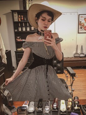 「plaid」｜「アイテム（ワンピース/ドレス）」を使った、Alessandra Mainaさん（レディース・165cm）の春コーディネート