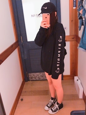 「RIPNDIP（リップンディップ）のアイテム（Tops、ブラック系）」を使った、s a k i .さん（レディース）の冬コーディネート