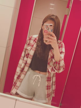 「H&M（エイチ・アンド・エム）のアイテム（T Shirts、ブラック系）」を使った、s a k i .さん（レディース）の夏コーディネート