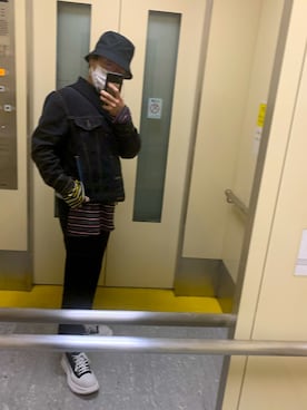 「Gosha Rubchinskiy（ゴーシャラブチンスキー）のアイテム（ジャケット/アウター）」を使った、Рюичи Анаиさん（メンズ・168cm）の春コーディネート
