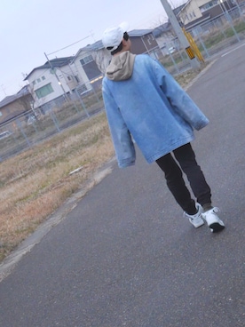「アイテム（カバーオール）」を使った、きたじさん（メンズ・174cm・10代）の春コーディネート