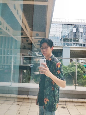 「PULL&BEAR（プルアンドベア）のアイテム（シャツ/ブラウス）」を使った、周常喜JoKercHOwさん（メンズ・180cm）の秋コーディネート