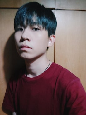 「sofar（ソーファー）のアイテム（トップス）」を使った、周常喜JoKercHOwさん（メンズ・180cm）の秋コーディネート