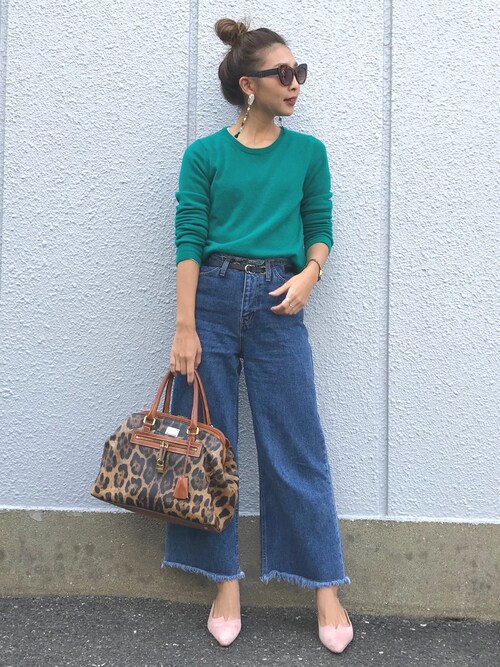 鮮やかなグリーンが美しい”メンズラムクルーネックセーター”