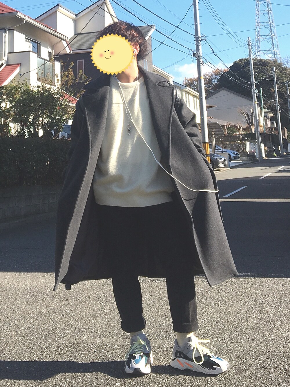 「冬コーデ、おしゃれさんと繋がりたい、Ｍ、GLOBAL WORK、ニット、adidas、adidas originals、yeezyboost、Daniel Wellington、オーバーコート」｜「adidasのadidas YEEZY BOOST 700（WOMEN）■■■（スニーカー、その他）」を使った、ウオムラさん（メンズ・164cm）の冬コーディネートの1枚目の写真