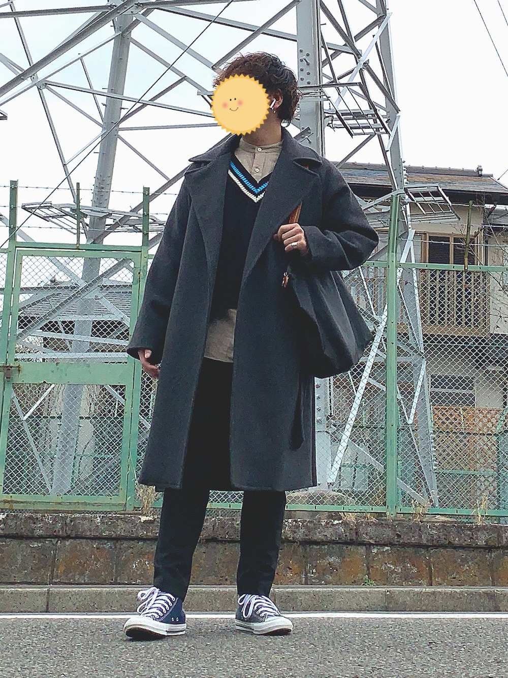 「FACETASM、converse、スラックス、green label relaxing、ニットベスト、neonsign、GLOBAL WORK、GUCCI、Daniel Wellington、ROSSO」｜「FACETASMのFACETASM×CONVERSE ALL STAR 100 HI/FC（スニーカー、ブラック系）」を使った、ウオムラさん（メンズ・164cm）の冬コーディネートの1枚目の写真