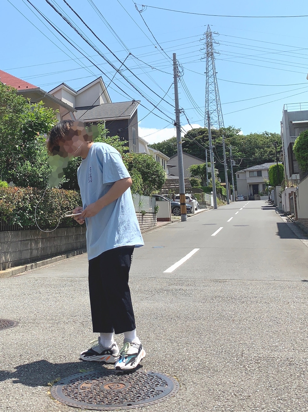 「いいね、save、フォローお願いします🤑、今日のコーデ、yeezy boost 700、adidas、yeezy、COMME des GARCONS、COMME des GARCONS HOMME PLUS、論理、kaiko、ウォレットチェーン」｜「COMME des GARCONS HOMME PLUSのアイテム（パンツ、ブルー系）」を使った、ウオムラさん（メンズ・164cm）の夏コーディネートの1枚目の写真