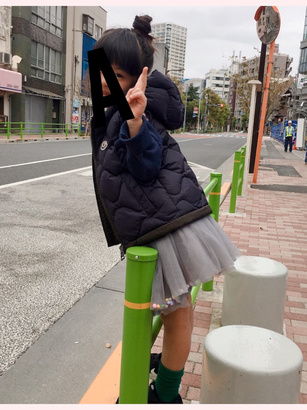 「ダウンベスト、寒くなってきたので、グリーンのソックス、韓国子供服」｜「NIKEのNIKE/ナイキ タンジュンPSV（スニーカー、ブラック系）」を使った、AkaRiさん（キッズ・110cm）の秋コーディネートの1枚目の写真