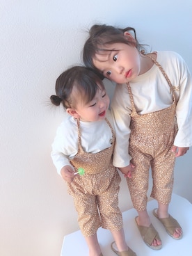 「部屋撮り」｜「アイテム（オールインワン・サロペット）」を使った、ri_ra‪ ♡゛‬さん（キッズ・90cm）の春コーディネート
