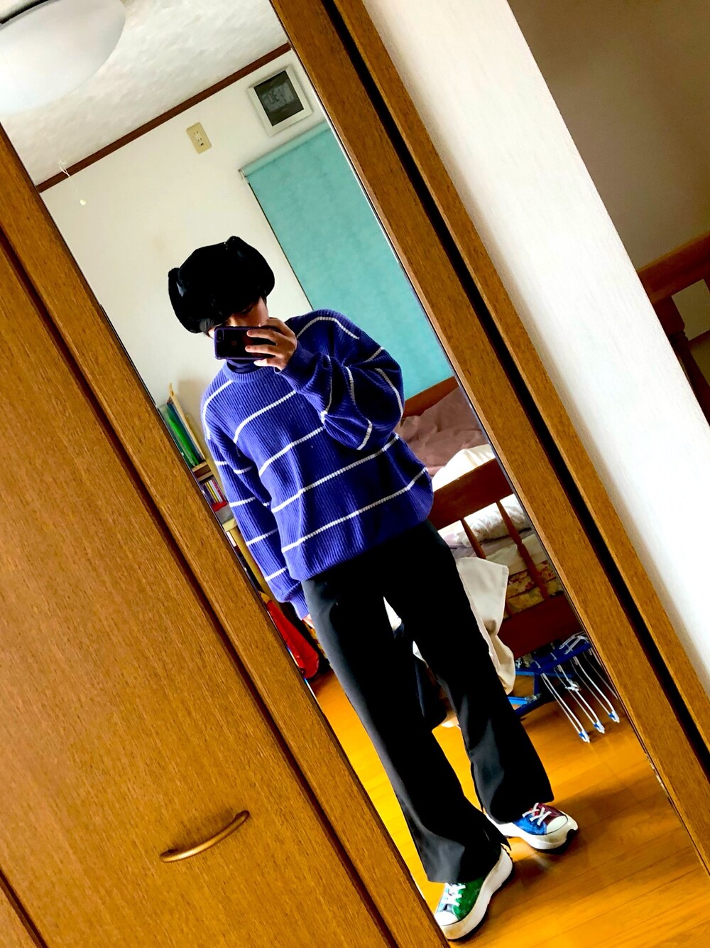 「フレアパンツ、JWANDERSON X CONVERSE、フライトキャップ」｜「JW Andersonのアイテム（スニーカー、その他）」を使った、daichiさん（メンズ・165cm）の春コーディネートの1枚目の写真