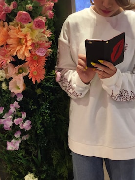 「刺繍」｜「アイテム（PC・スマホグッズ/家電）」を使った、M-factoryさん（レディース・165cm）の春コーディネート