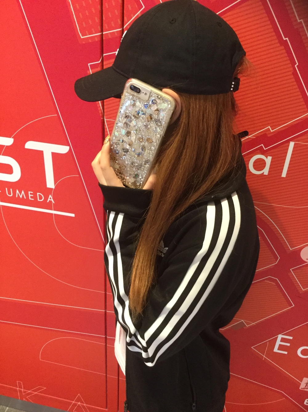 「海外、iPhoneケース、貝殻、シェル、夏、シンプルコーデ、おしゃれさんと繋がりたい、おしゃれ」｜「Case-Mateの【iPhone7 ケース 真珠貝を使用！】 iPhone7/6s/6 Karat Case, Mother of Pearl カラットケース, マザー オブ パール（スマホケース/カバー、その他）」を使った、M-factoryさん（レディース・165cm）の春コーディネートの1枚目の写真