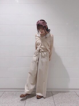 「透かし柄」｜「アイテム（パンプス）」を使った、マジェスティックレゴン池袋サンシャインシティ店スタッフさん（レディース・147cm）の春コーディネート